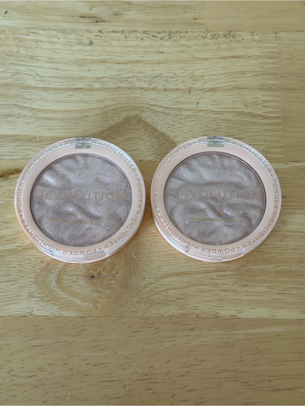 Makeup Revolution Powder Highlighter Reloaded - Dare to Divulge x2